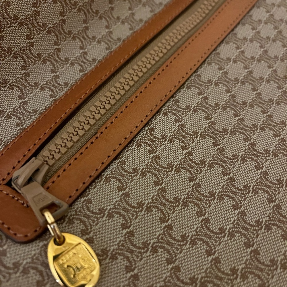 Beautiful, classic canvas authentic Celine clutch or shoulder bag or Crossbody🤎 - Picture 8 of 11